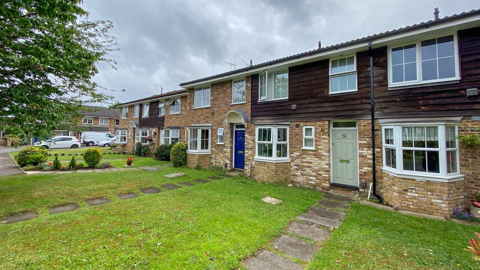 3 bedroom house to rent in Mossfield, Cobham, KT11 1DF Grosvenor